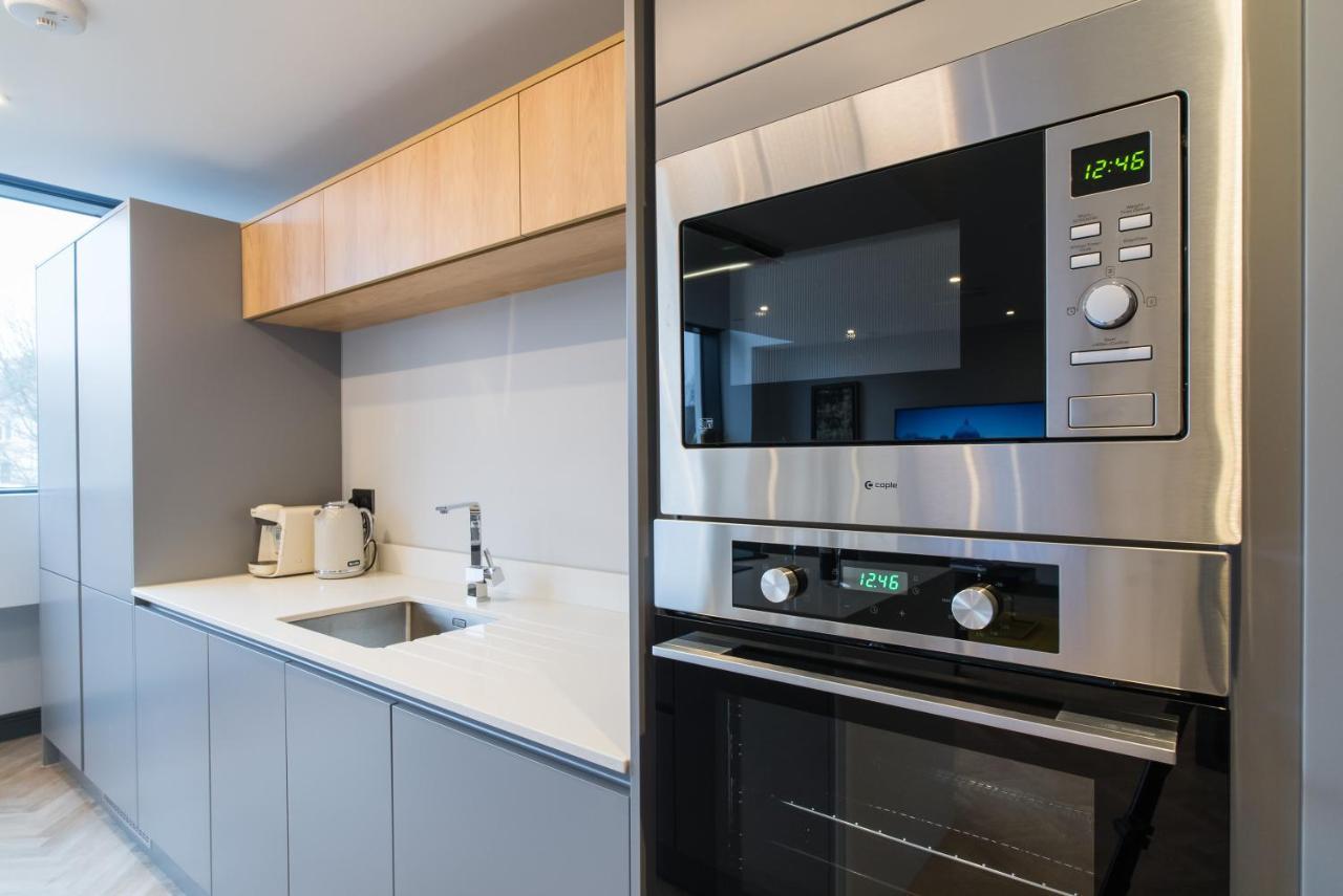 Luxe Apartments, The Moorwell, Parking, Gym - 10Mins Cardiff City Ctr מראה חיצוני תמונה