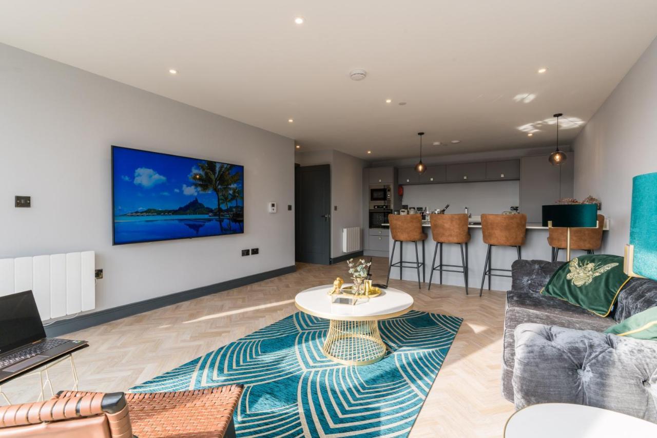 Luxe Apartments, The Moorwell, Parking, Gym - 10Mins Cardiff City Ctr חדר תמונה