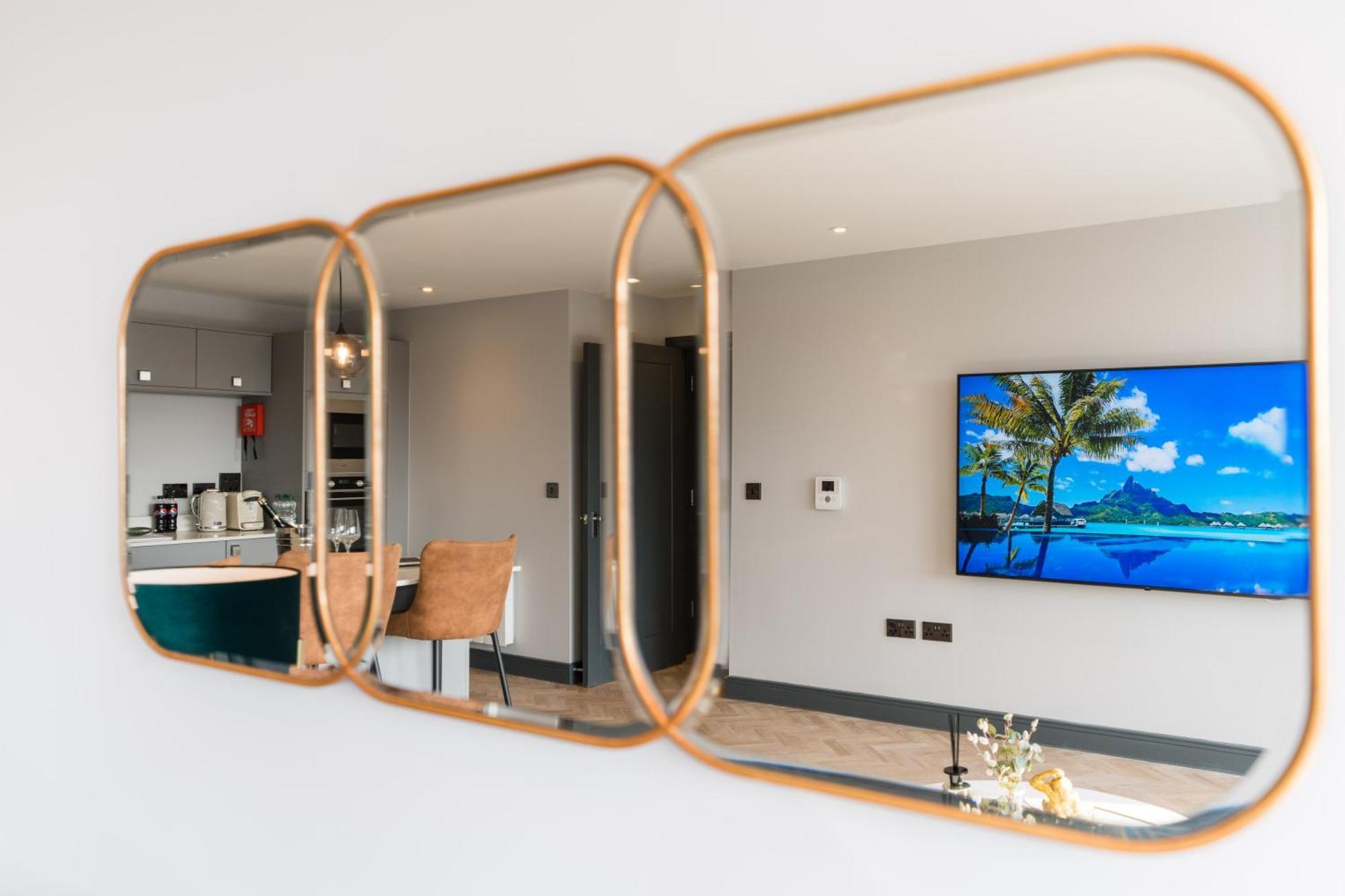 Luxe Apartments, The Moorwell, Parking, Gym - 10Mins Cardiff City Ctr חדר תמונה